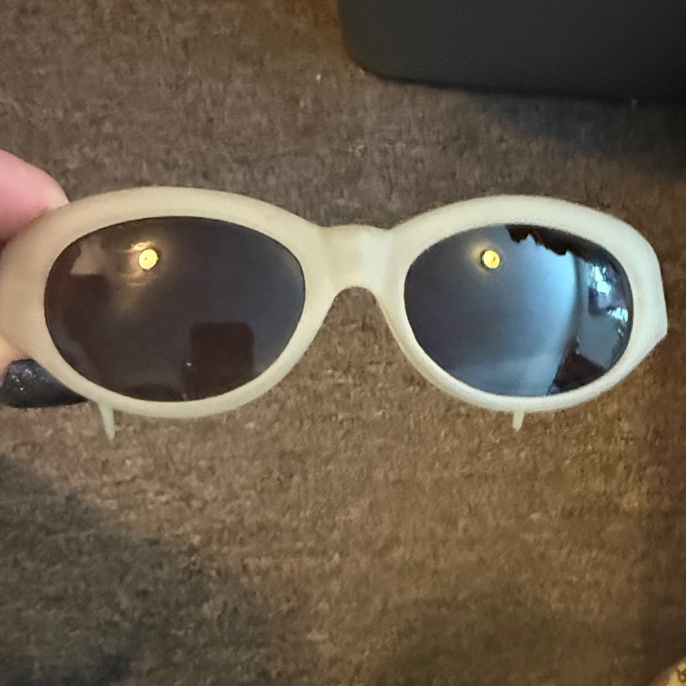 Fendi Glasses (not authenticated) - Picture 4 of 8